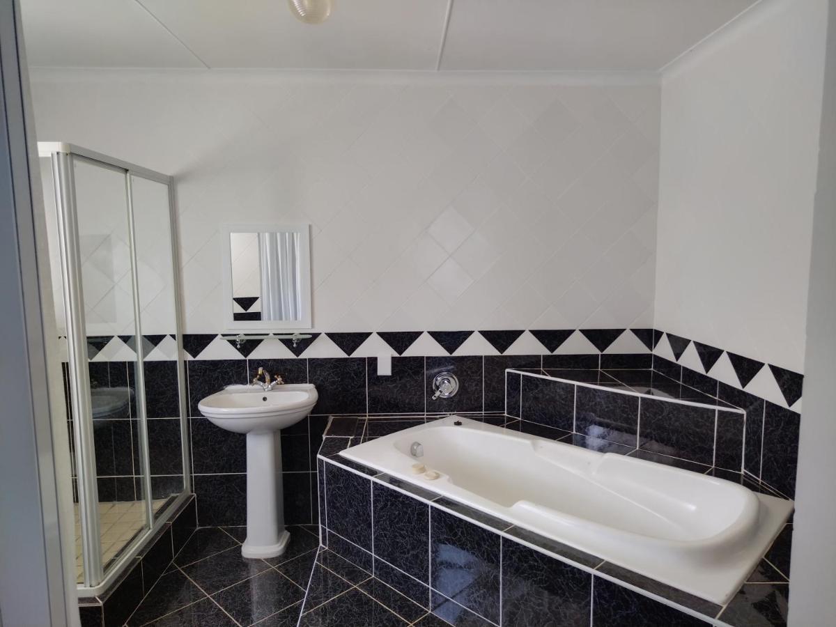 Blue Owl Guest House Mossel Bay Eksteriør billede